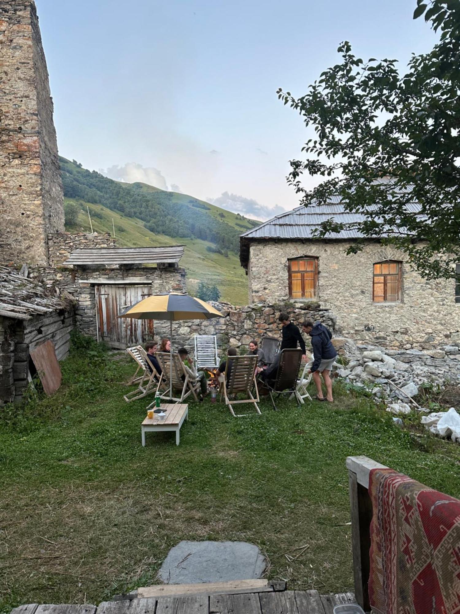 Panorama Guesthouse Mata C. Adishi Dış mekan fotoğraf